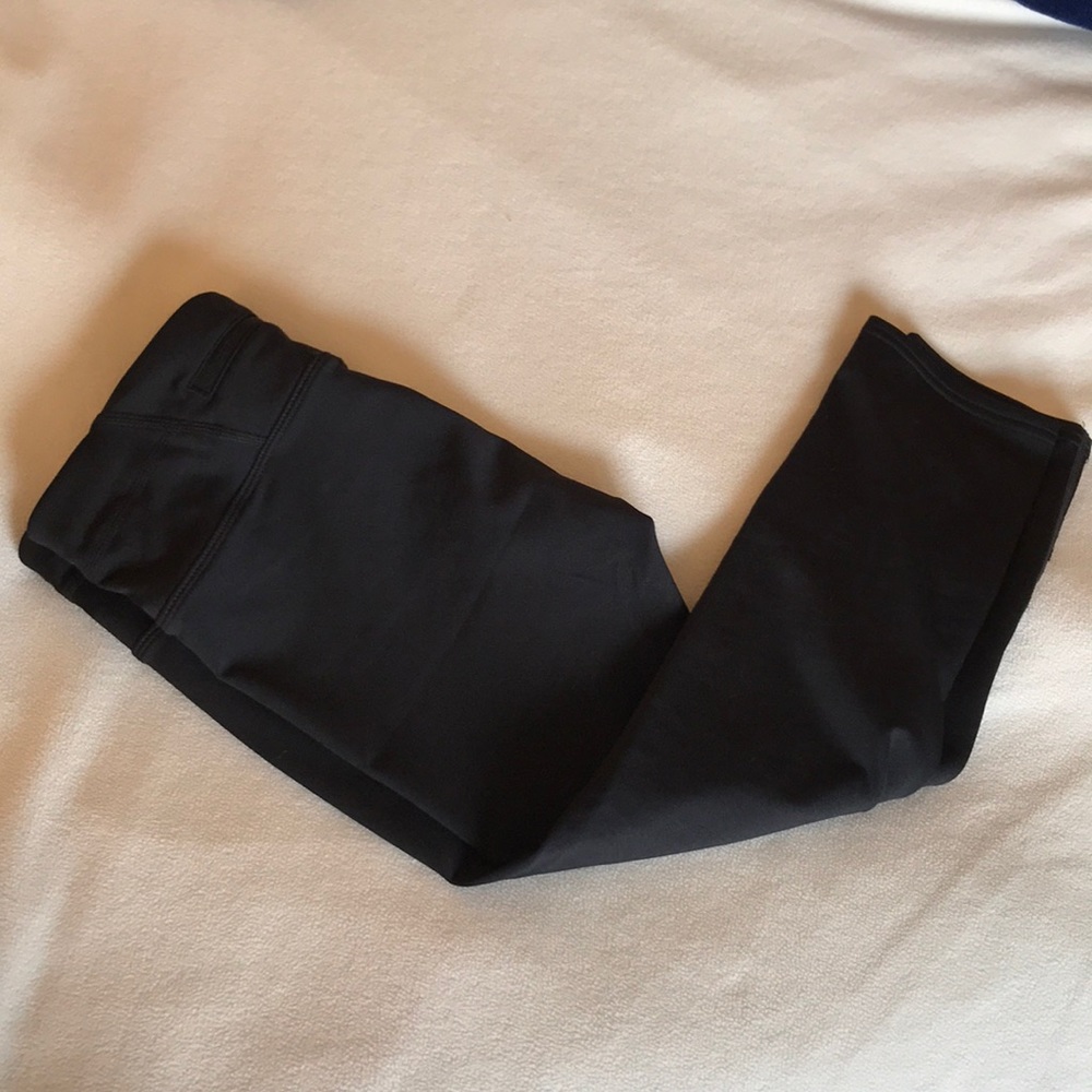 NWOT Athleta Sonar Crops (Mid-Calf length)